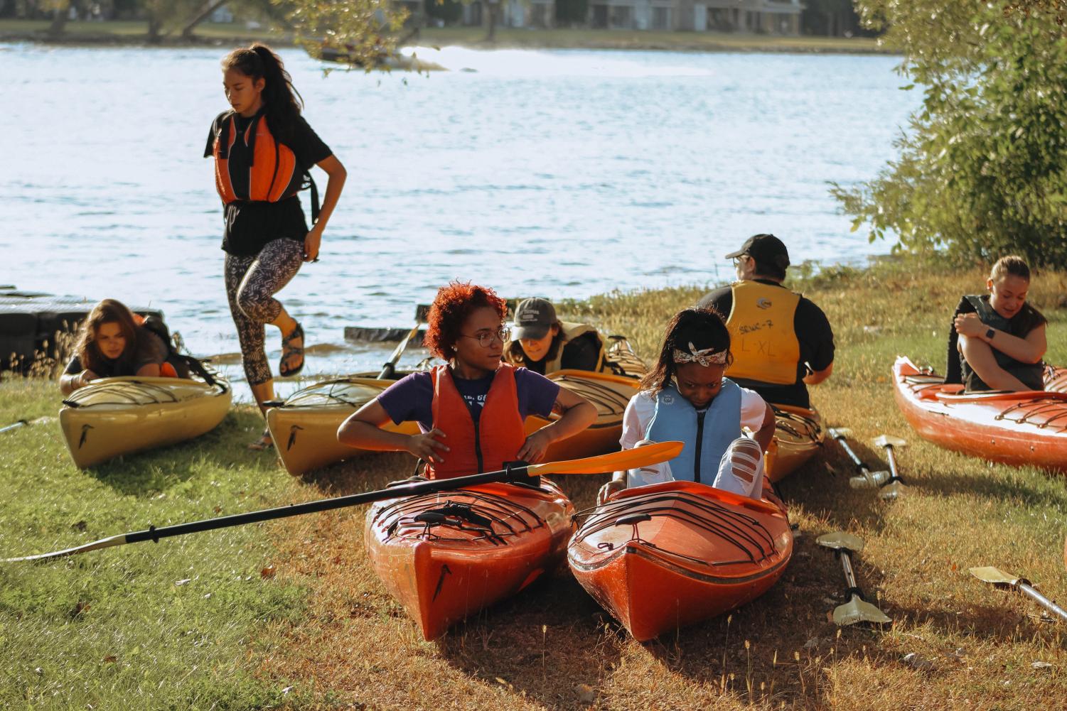 UWO+students+kayak+the+Fox+River