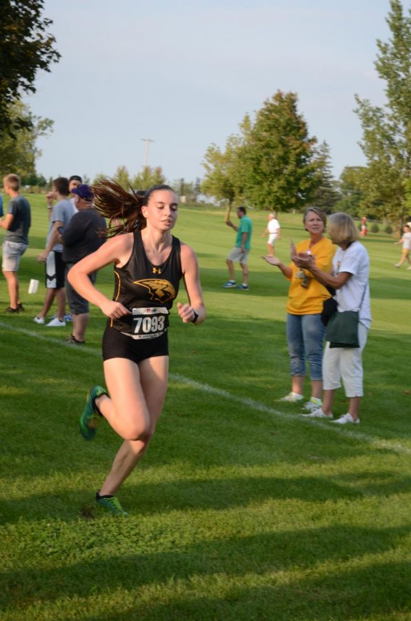 Junior Hannah Lohrenz won the women’s 6K at the Titan Fall Classic with a time of 23:45.2.