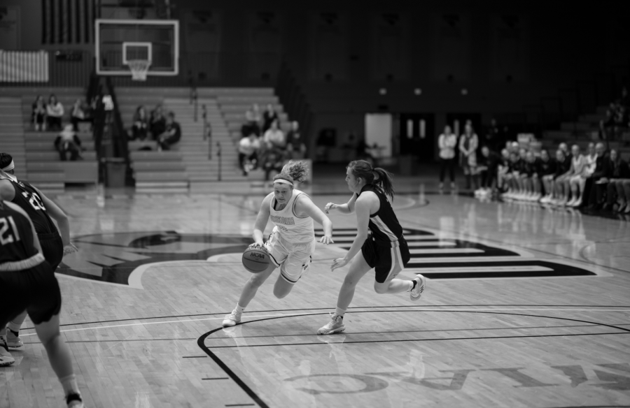 The Titans rattled off two consecutive upsets to become back-to-back WIAC champions. The team won at UW-Whitewater by a score of 81-65 and defeated UW-Eau Claire 52-50 on their home court.