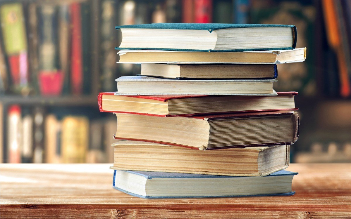 In praise of physical textbooks - The Advance-Titan