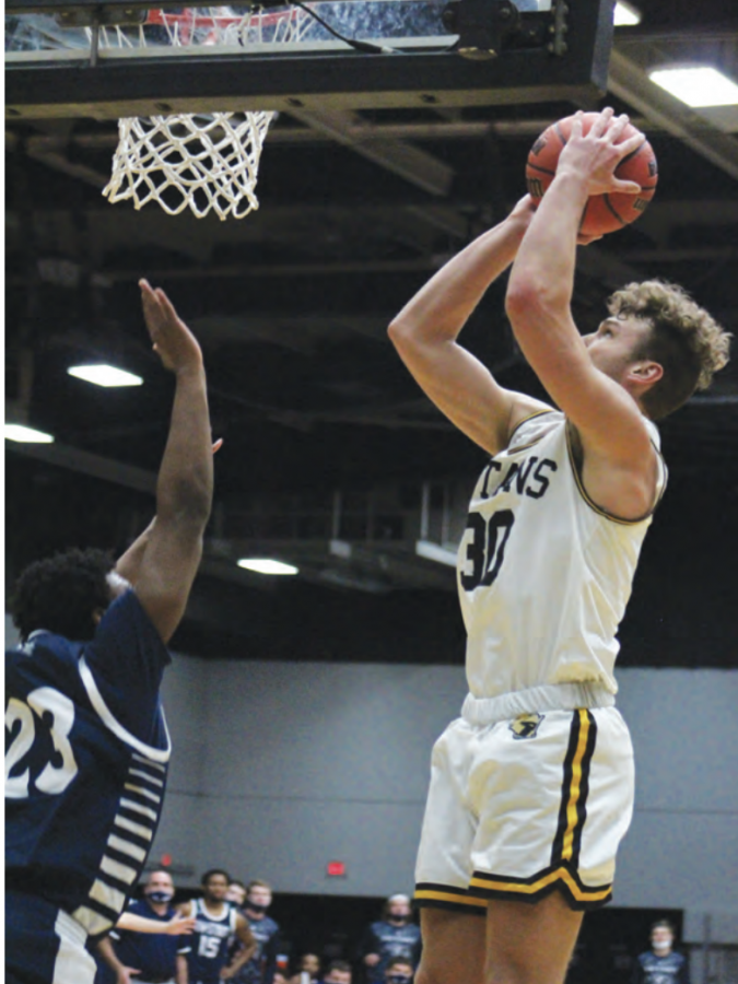 Katie Pulvermacher / Advance-Titan
Sophomore forward Levi Borchert (pictured) put up a career high 21 points behind junior guard Hunter Plamann’s season high 27 points in UWO’s 98-89 victory over UWS.