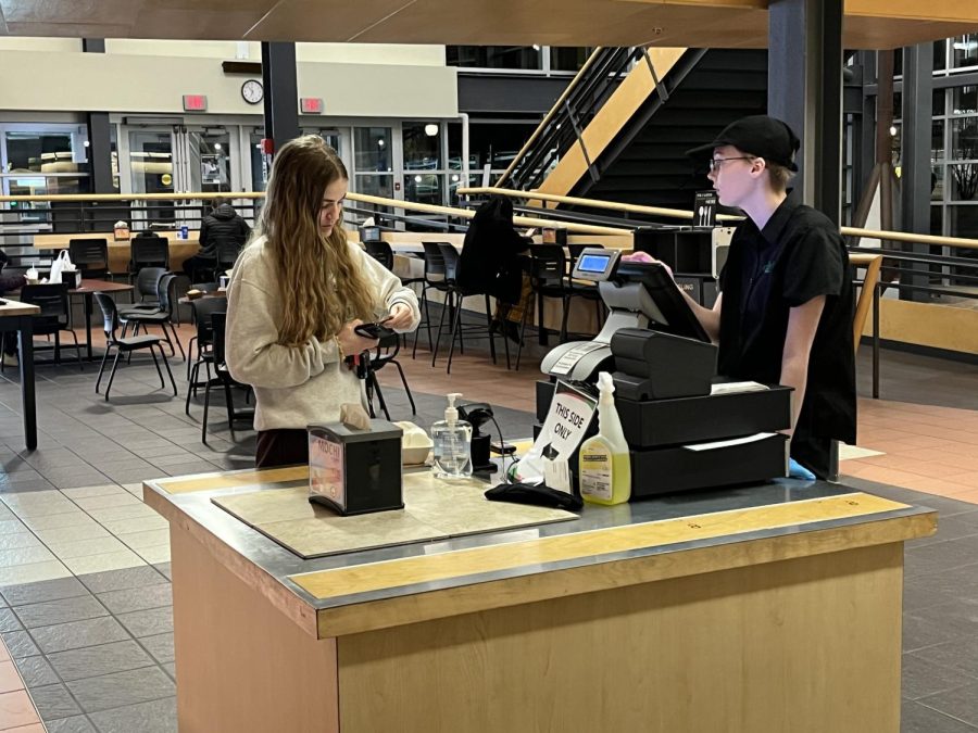 Anya Kelley / The Advance-Titan - Despite rising food prices due to inflation, UWO plans to keep meal
plan rates stagnant.