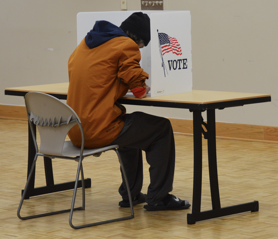 Kim Kristin Loschen / Advance-Titan — A student votes at UW Oshkosh in Tuesdays election.