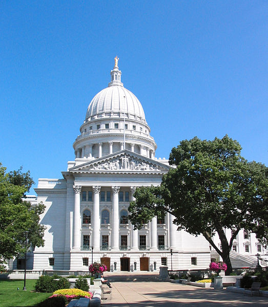 Courtesy of Dori, CC BY-SA 3.0, via Wikimedia Commons -- Wisconsin’s newly enacted 2023-25 state budget increased total gross state appropriations from all revenue sources to $98.66 billion over the two-year period, an 11.7% increase. That is the fastest growth in budgeted spending in Legislative Fiscal Bureau (LFB) figures going back to at least 1995.