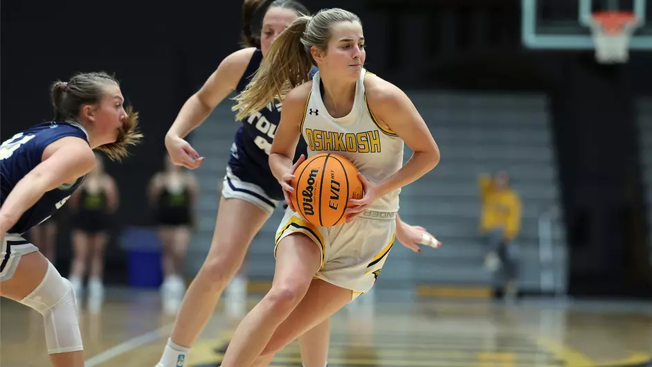 Courtesy of Steve Frommell / UWO Athletics -- UWO's Kate Huml drives to the basket against UW-Stout at the Kolf Sports Center on Saturday.