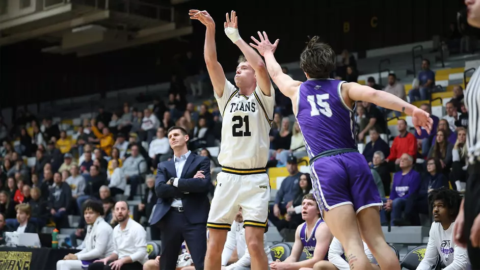 Courtesy of Steve Frommell / UWO Athletics --  Oshkosh's Carter Thomas shoots in a game earlier this season at the Kolf Sports Center.