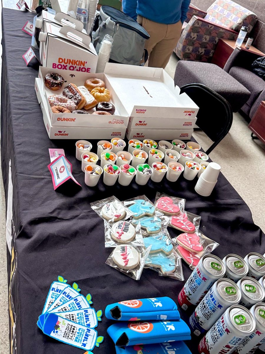 Grey's Anatomy themed goodies are handed out to anyone who signs up for national organ donation. 