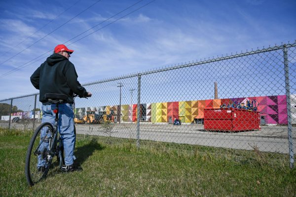 Oshkosh will be home to Wisconsin’s Largest Mural, after artist Mauricio Ramirez completes his work on a 1,000-foot-long mural at the Cummins Plant on High Avenue.